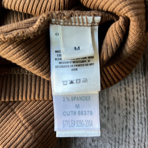 Citizens of Humanity Top Brown Parie Twist Top Size Medium Short Sleeve - Picture 9 of 15